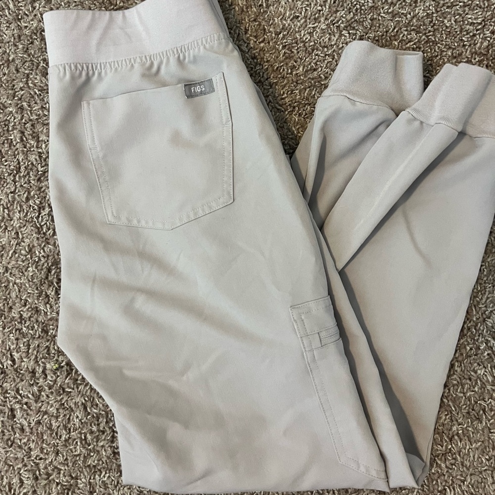 Figs jogger scrub bottom. Size small petite.